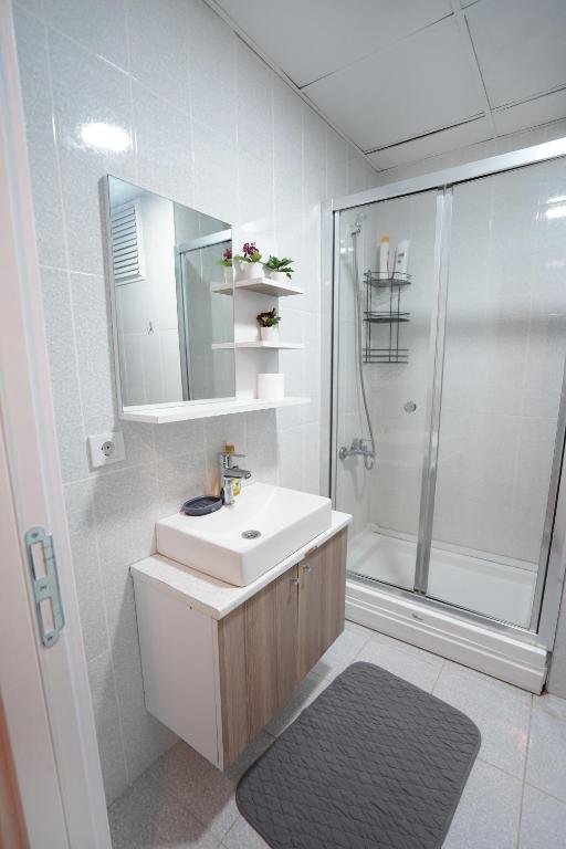 Стамбул: 1-bedroom, nearby services, park, free wifi, free parking - SS8