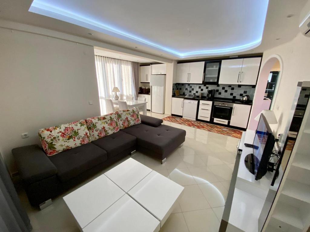 Аланья: Modern 2bedroom Apt on Cleopatra (Wifi,Pool)