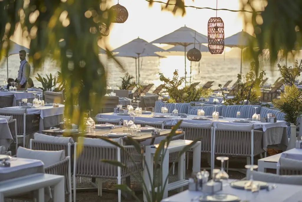 Акьярлар: Rammos Hotel