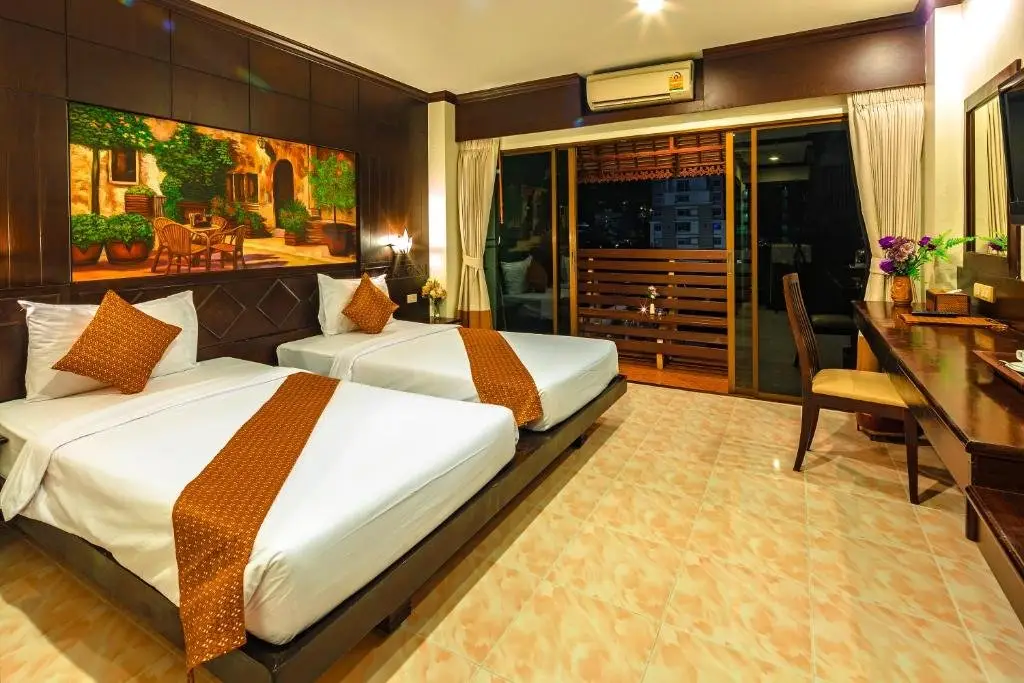 Пхукет: Patong Heaven
