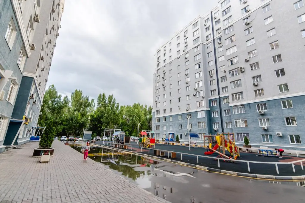 Алматы: Meridian Apartments (Мередиан Апартментс) на улице Мукагали Макатаева 131 корпус 8