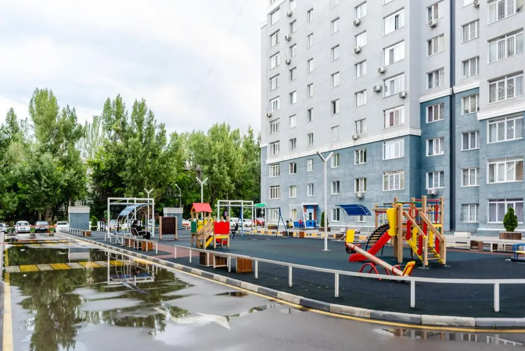 Алматы: Meridian Apartments (Мередиан Апартментс) на улице Мукагали Макатаева 131 корпус 8