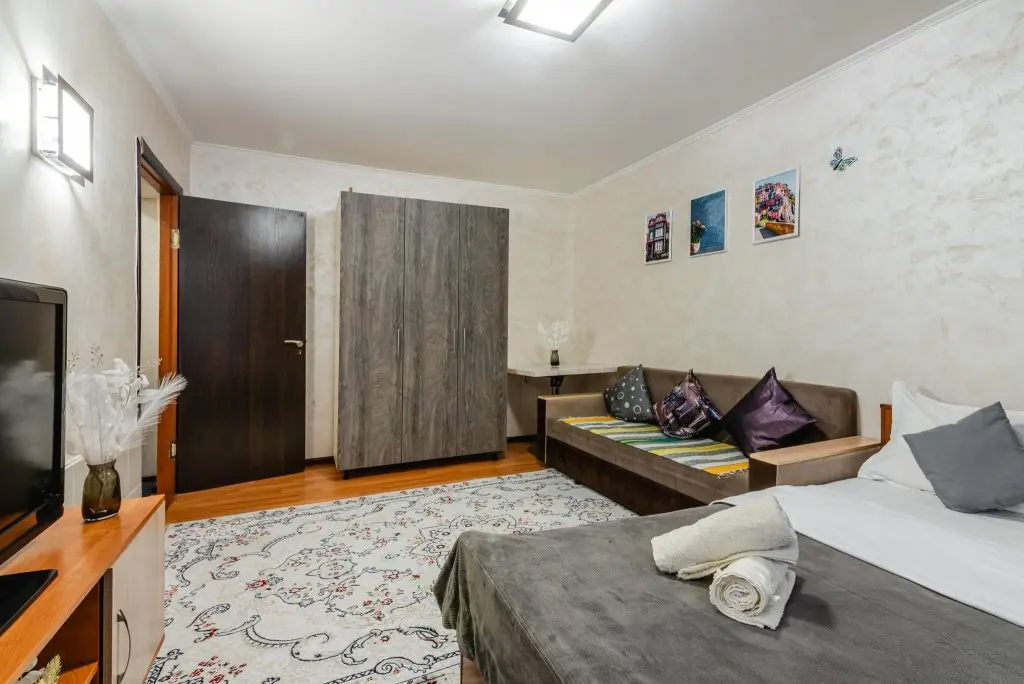 Алматы: Meridian Apartments (Мередиан Апартментс) на улице Сергея Маркова
