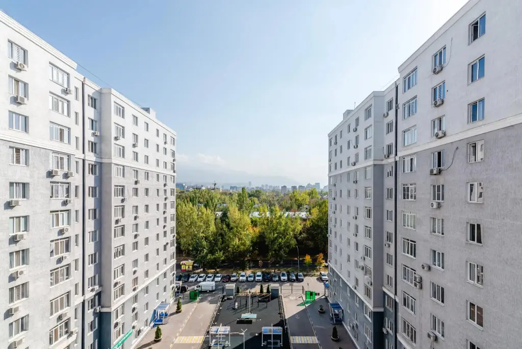 Алматы: Meridian Apartments (Мередиан Апартментс) на улице Мукагали Макатаева 131 корпус 7