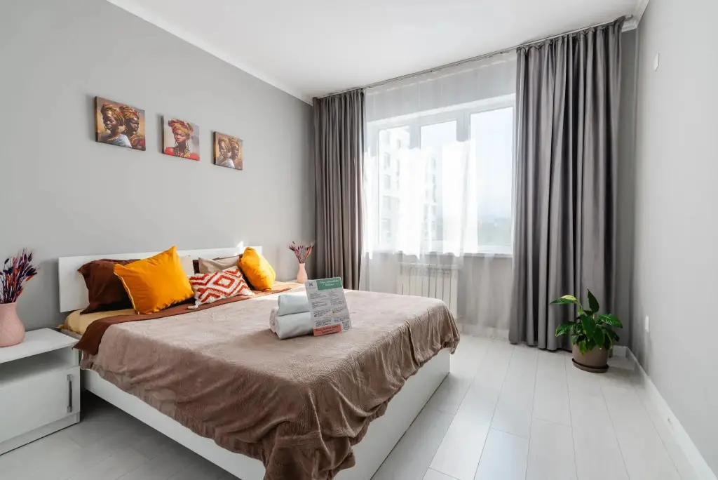 Алматы: Meridian Apartments (Мередиан Апартментс) на улице Мукагали Макатаева 131 корпус 7
