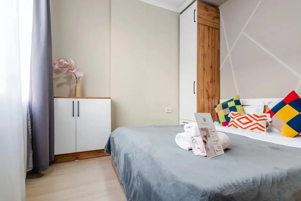Алматы: Meridian Apartments (Мередиан Апартментс) на улице Мукагали Макатаева 127/11