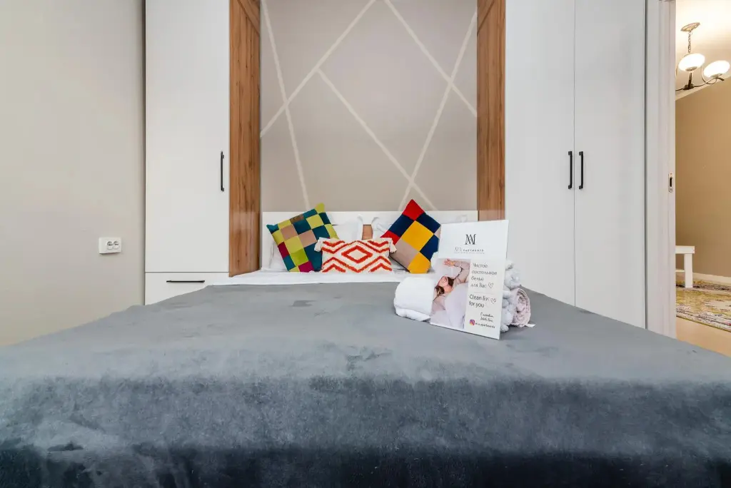 Алматы: Meridian Apartments (Мередиан Апартментс) на улице Мукагали Макатаева 127/11