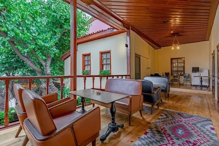 Анталья: Hotel Tarihi Sari Konak
