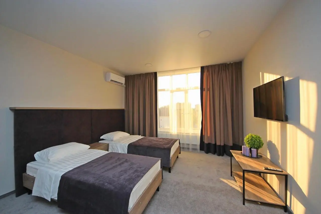 Витязево: Turgenev hotel
