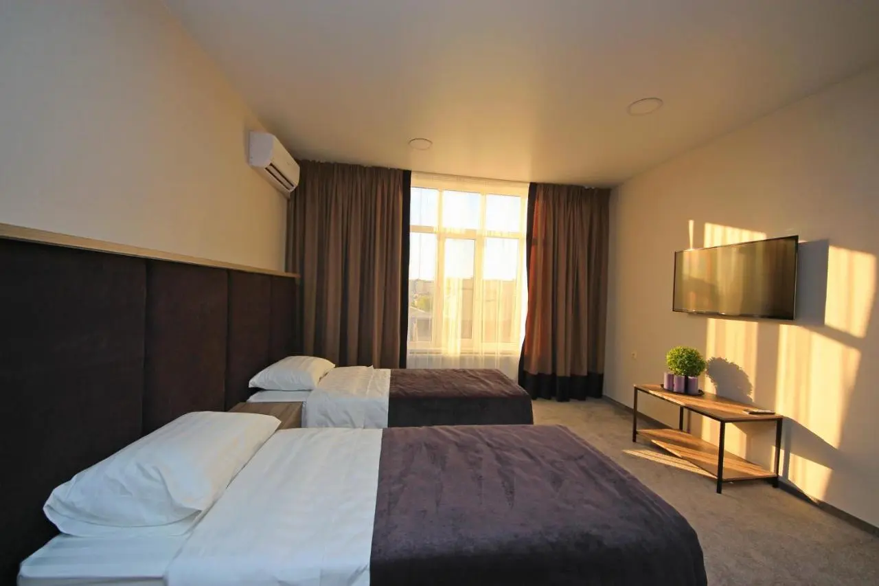 Витязево: Turgenev hotel