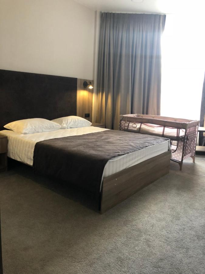 Витязево: Turgenev hotel
