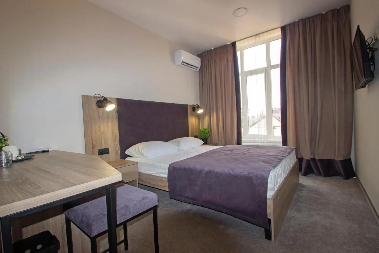 Витязево: Turgenev hotel