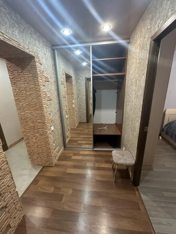 Кировск: Квартира на Кондрикова 3