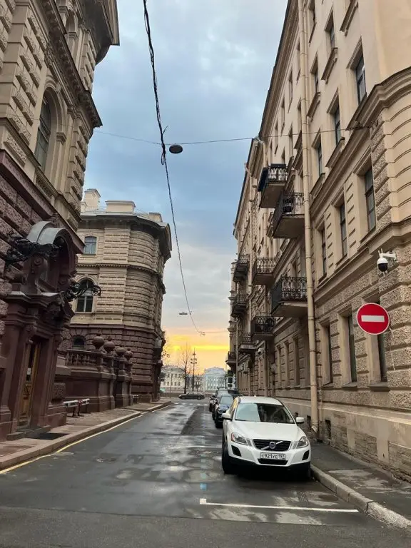 Санкт-Петербург: Квартира Между небом и Невой