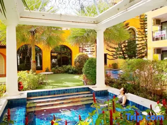 На Чом Тхиан: Three Bears, Thailand Pattaya Venetian Apartment