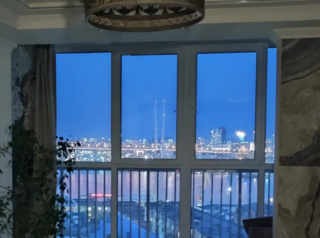 Владивосток: Апартаменты Шикарные В центре с видом на Золотой мост и Русский мост
