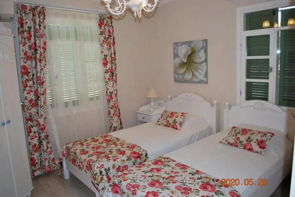 Чешме: The White Otel Alacati