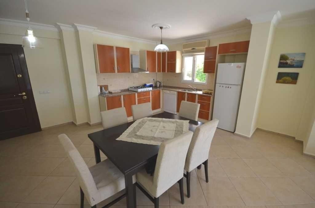 Deniz ve doğa manzaralı 3+1 villa leton — фото 1