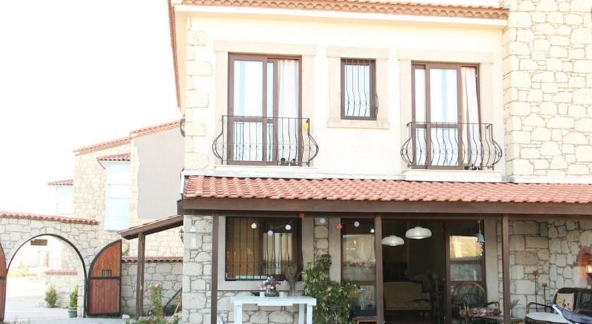 Чешме: Beyaz Yelken