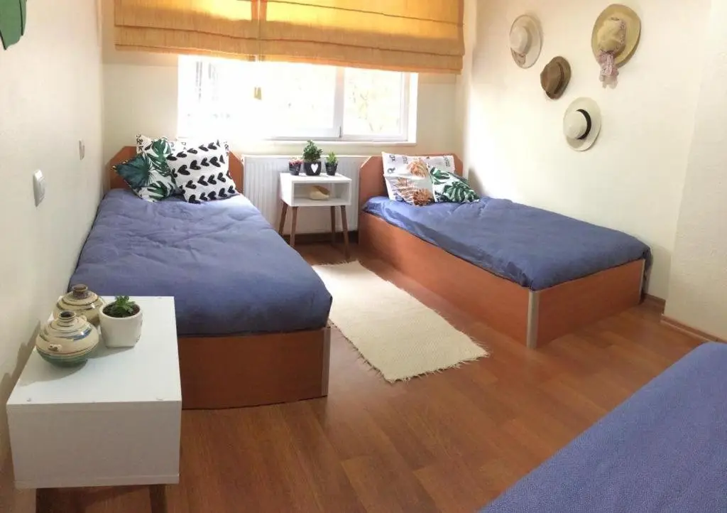 Денизли: Comfy Flat 2 No Air Condition but has ceiling fans and central Heating