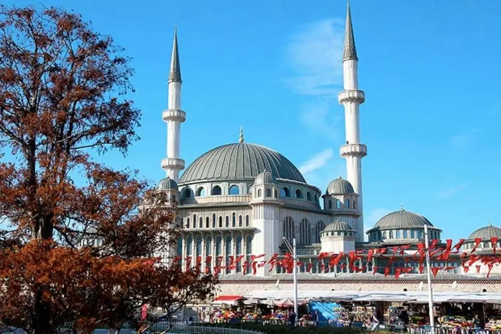 Стамбул: Japan Muji Style(Cozy Suite with Balcony)Taksim R7