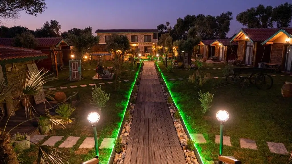 Helvaci: Serender Bungalov Otel Foça