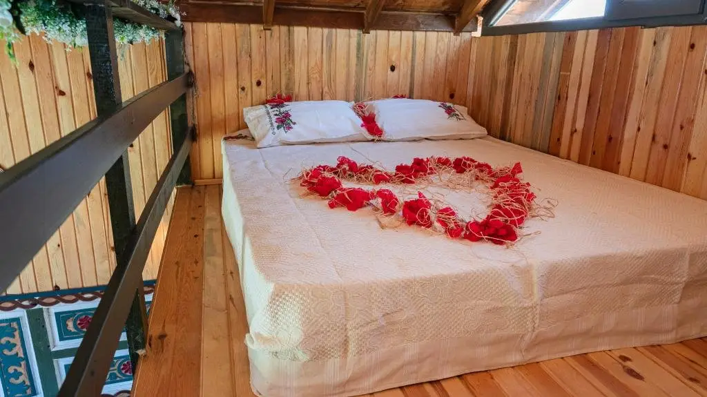 Helvaci: Serender Bungalov Otel Foça