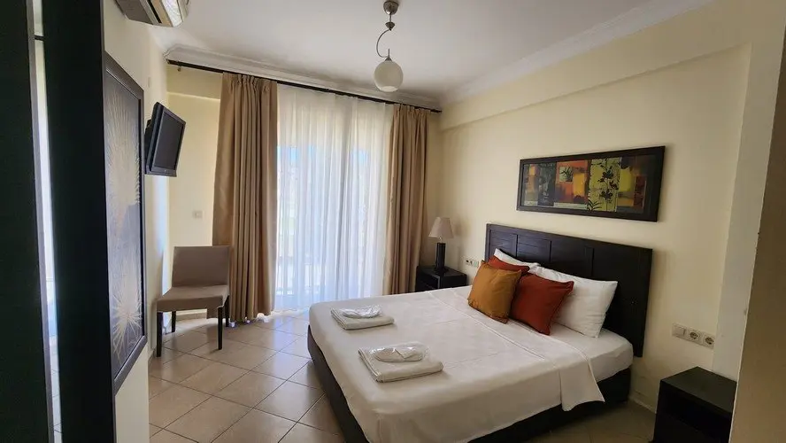 Безбюк: Kharma Beach Club Spa Apollonium Bay Villas