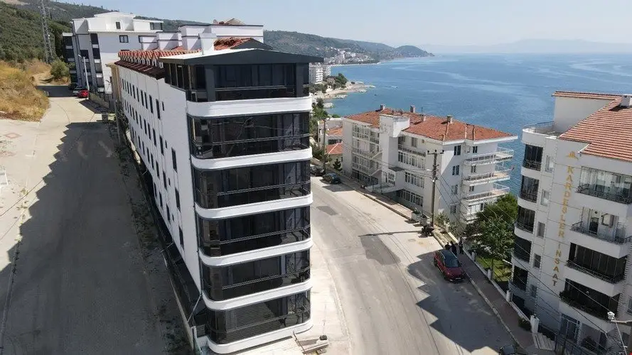 Армутлу: İnci Suit