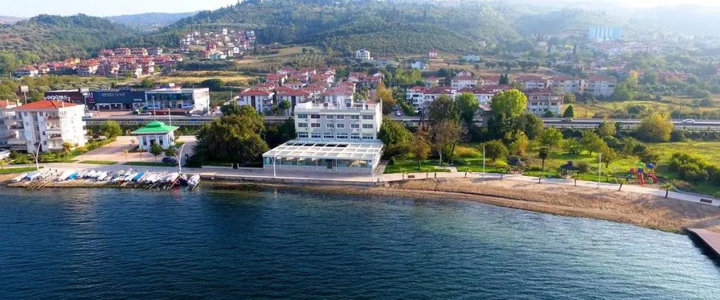 Дериндже: Karamürsel Mohti Otel  Fitness Restoran Ve Kafe