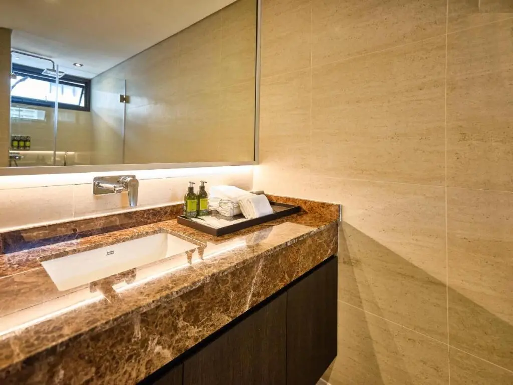 Бангкок: Floral Court Hotel and Residence