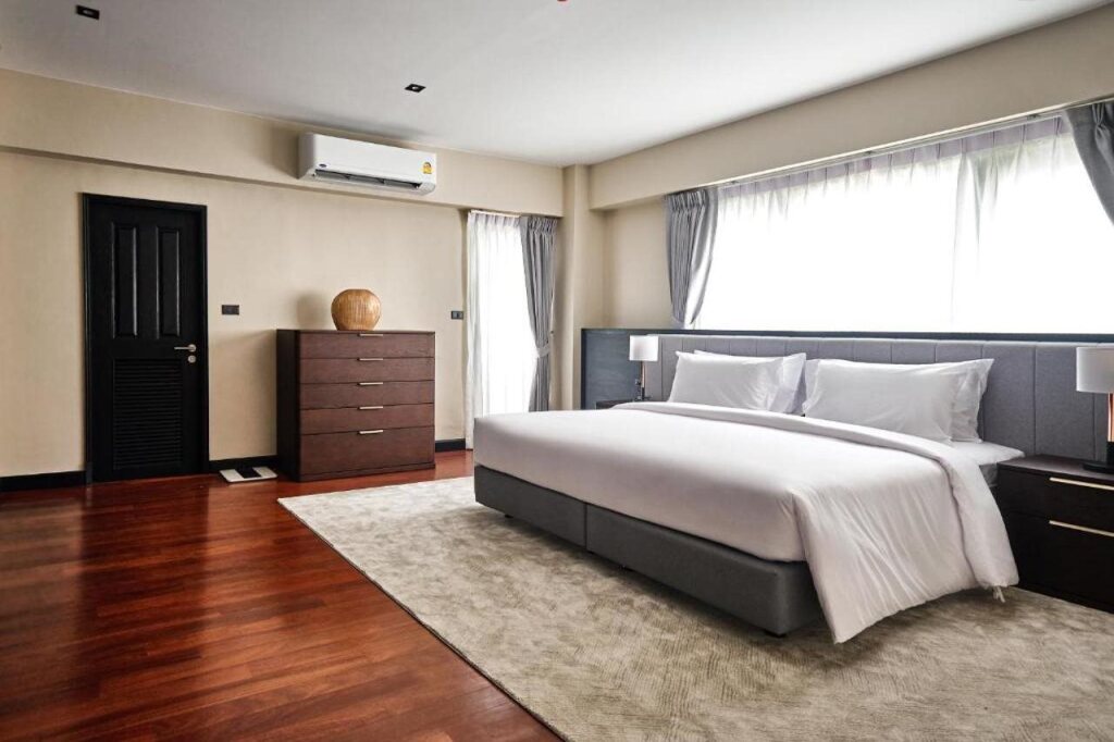 Бангкок: Floral Court Hotel and Residence