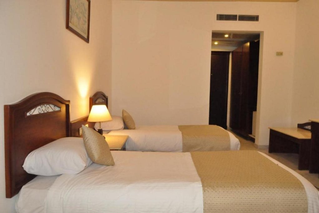 Хургада: Dexon Roma Hotel