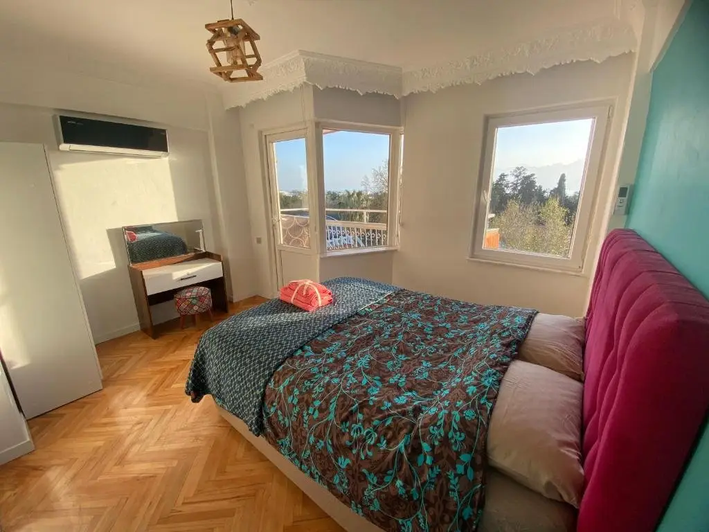Анталья: Antalya Sunsets, Seaview, Next to Old Town, 3 BR, Elevator