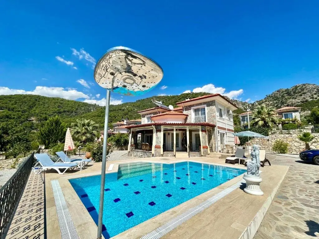 Фетхие: 4 Bedroom - 3 Bathroom - 8 Person, Private Pool - Private 1000m2 Garden, DETACHED Villas, Unlimited WiFi - Free Parking