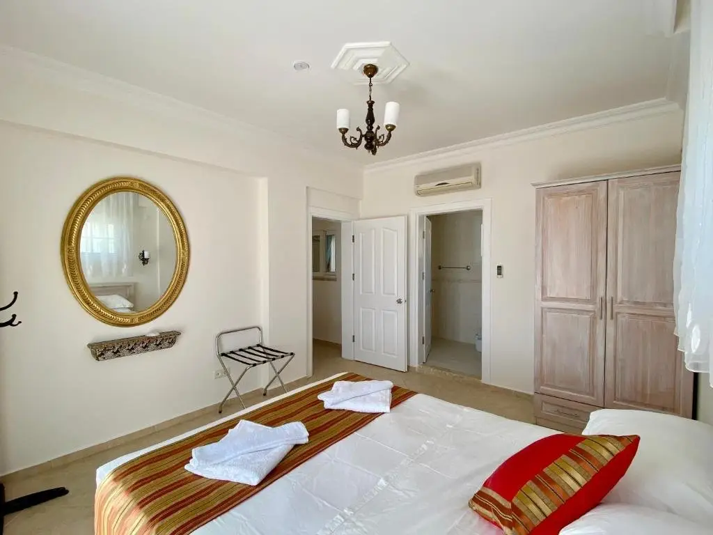 4 Bedroom - 3 Bathroom - 8 Person, Private Pool - Private 1000m2 Garden, DETACHED Villas, Unlimited WiFi - Free Parking — фото 1