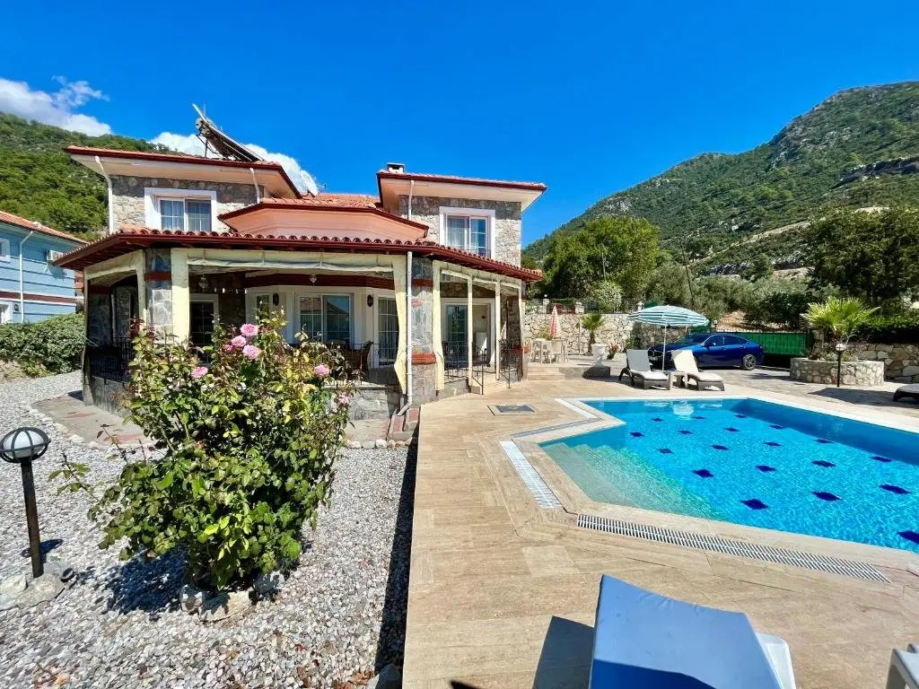 Фетхие: 4 Bedroom - 3 Bathroom - 8 Person, Private Pool - Private 1000m2 Garden, DETACHED Villas, Unlimited WiFi - Free Parking