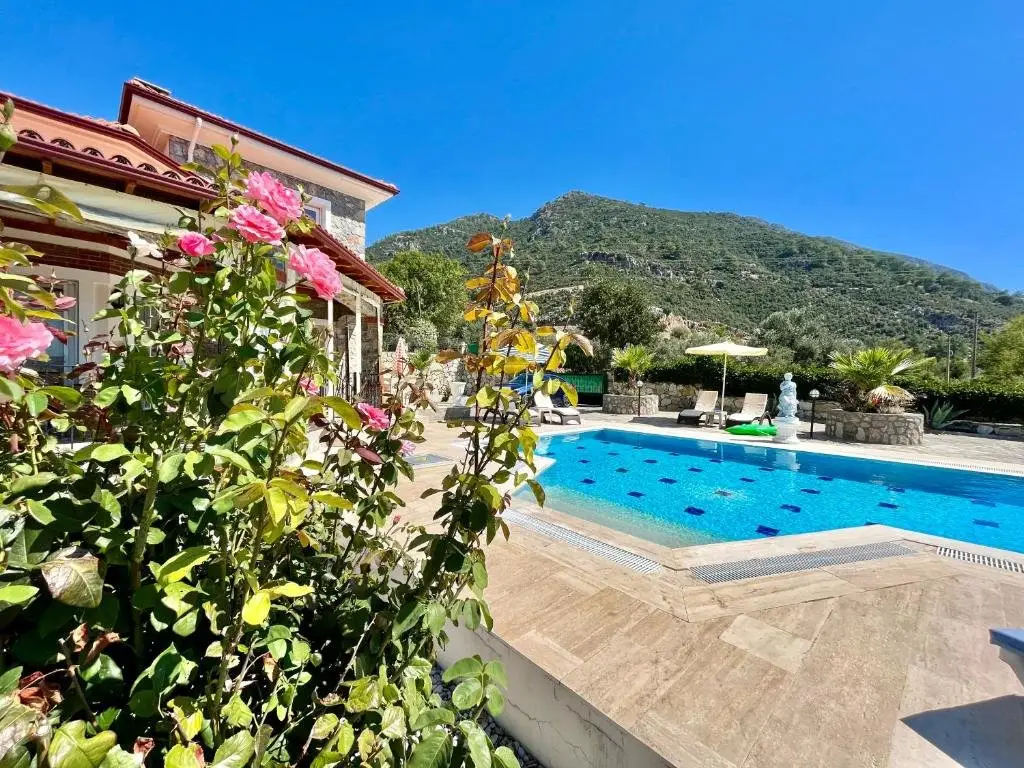 Фетхие: 4 Bedroom - 3 Bathroom - 8 Person, Private Pool - Private 1000m2 Garden, DETACHED Villas, Unlimited WiFi - Free Parking