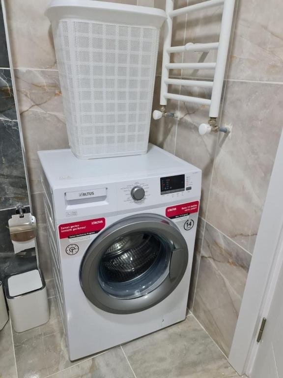 Стамбул: 1-bedroom, nearby services, park, free wifi, free parking- NK2