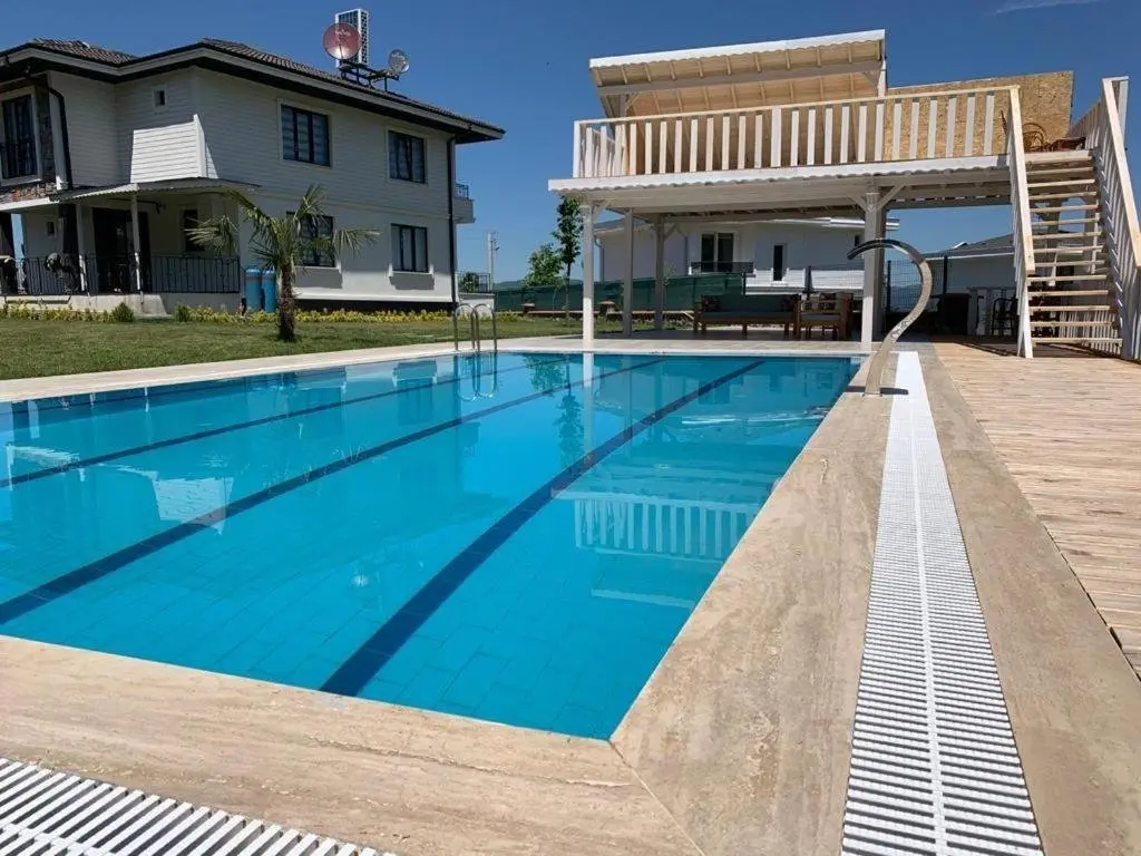 Сакарья: Villa Vadi-Isıtmalı havuzlu-Şömineli-Kış bahçeli-Tamamen Müstakil
