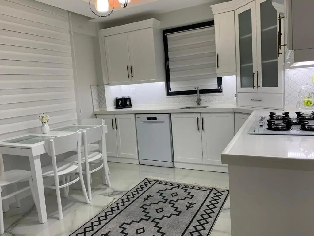 Сакарья: Villa Vadi-Isıtmalı havuzlu-Şömineli-Kış bahçeli-Tamamen Müstakil