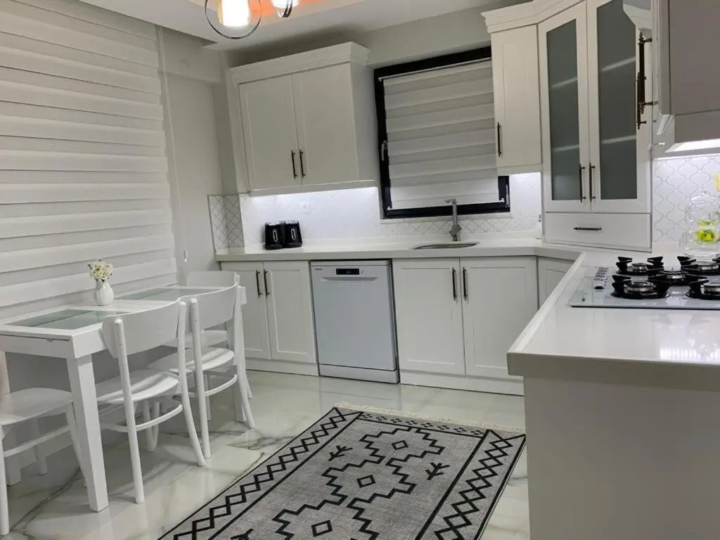 Сакарья: Villa Vadi-Isıtmalı havuzlu-Şömineli-Kış bahçeli-Tamamen Müstakil