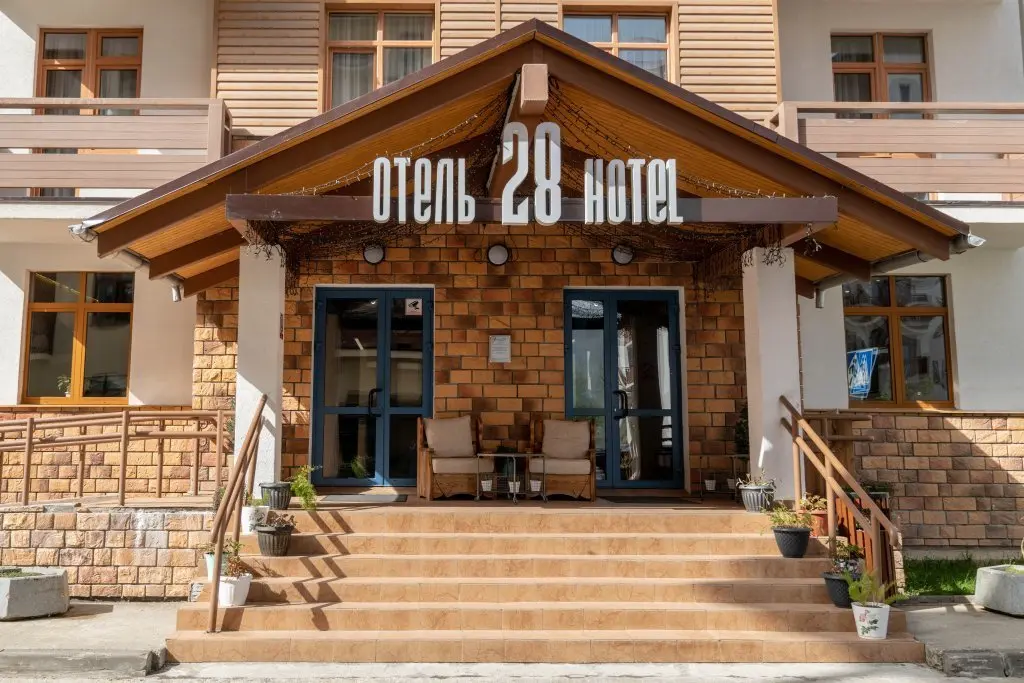 Эсто-Садок: Hotel 28
