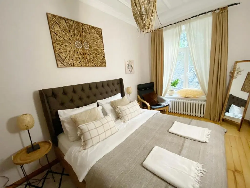Стамбул: 100 m to Istiklal with priv Garden - 2 Bathroom - 2 Bedroom