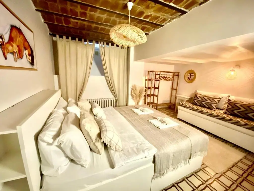 Стамбул: 100 m to Istiklal with priv Garden - 2 Bathroom - 2 Bedroom