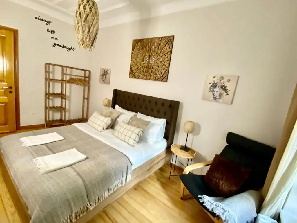 Стамбул: 100 m to Istiklal with priv Garden - 2 Bathroom - 2 Bedroom