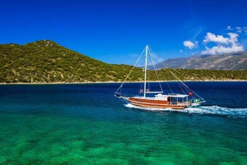 Exclusive Boat Charter — фото 1