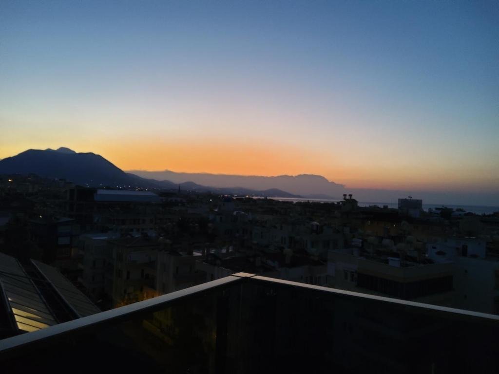 Аланья: Alanya Tower BeachSky Vegetarian New Appartement 2022