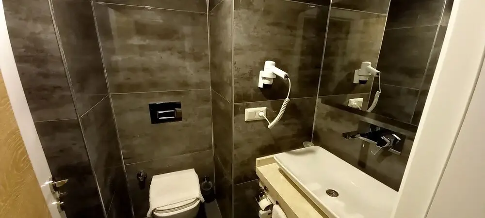 Каш: Un Amor The Hotel