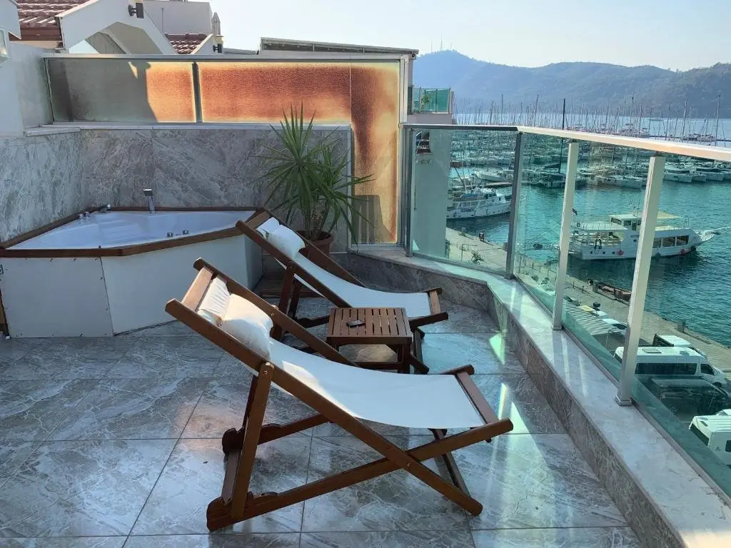 Фетхие: Exclusive Terrace Suite at Marina